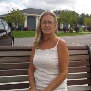 Meet your Posher, Laurie